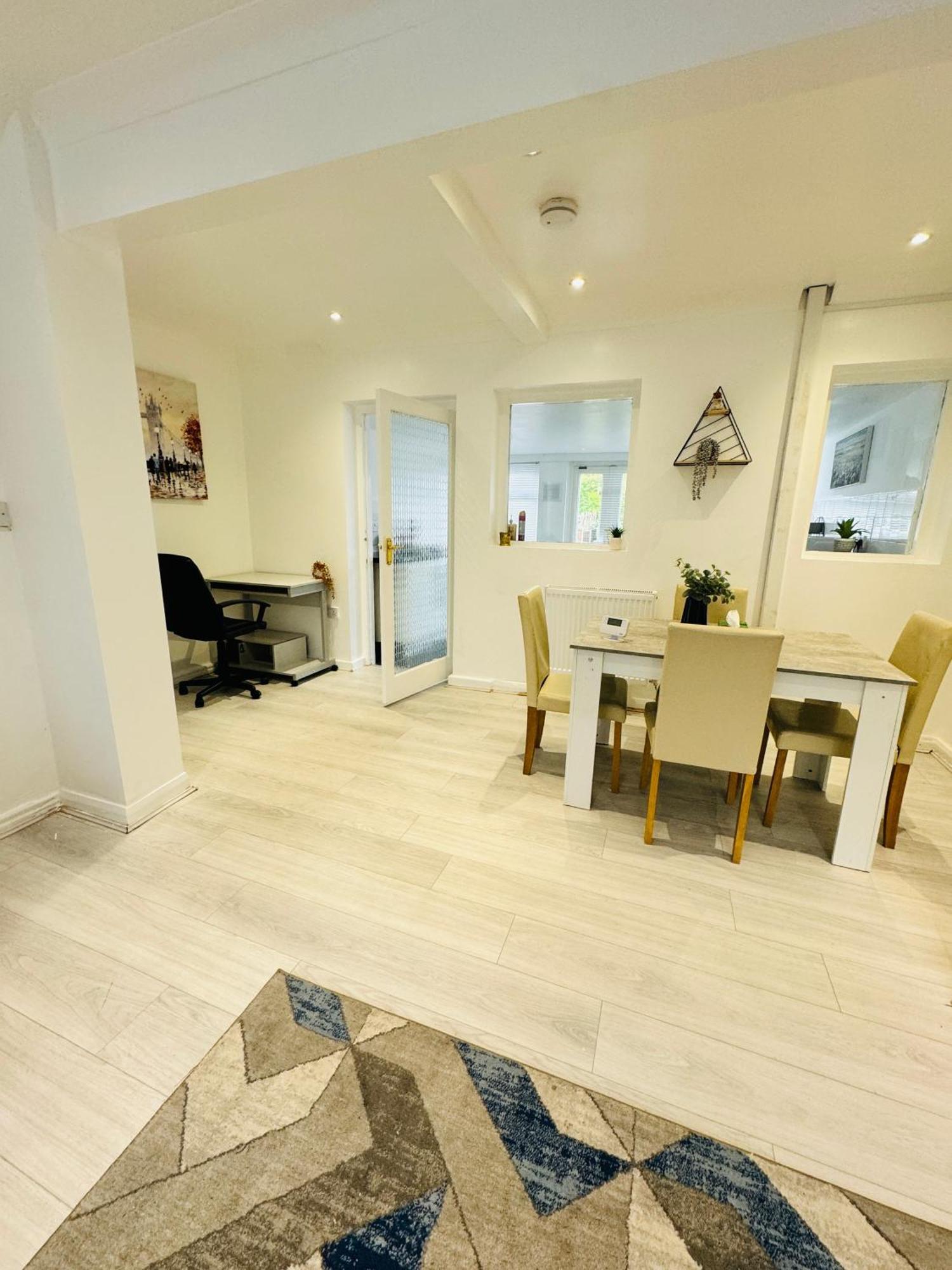 Swanky2bedretreatnearharborne * Birmingham
