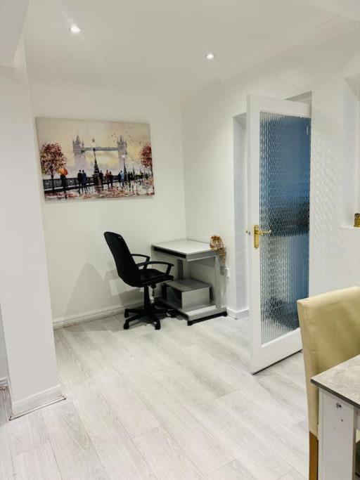 Swanky2bedretreatnearharborne *